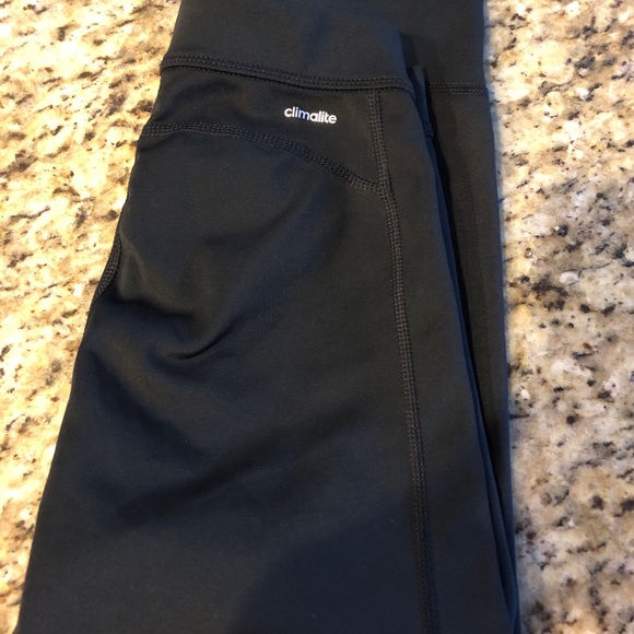 Adidas 3/4 length leggings - Picture 3 of 6